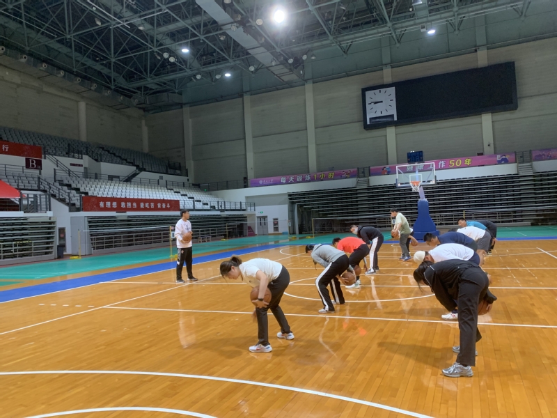 威少本赛季首发时场均接近15+8+8，高于赛季平均数据